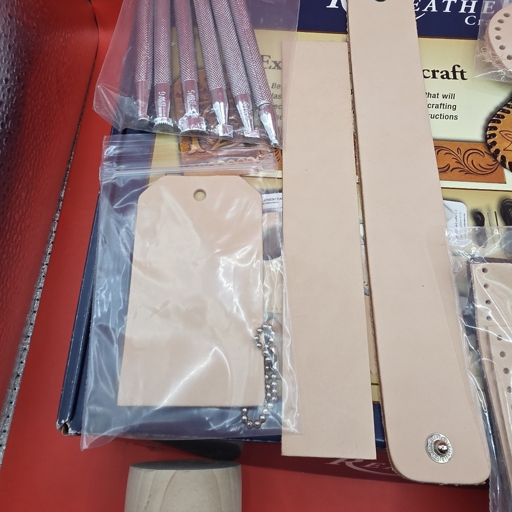 Realeather Crafts Explore Leathercraft Kit-not complete - Picture 3 of 5